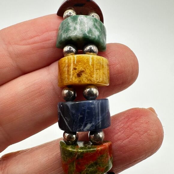 Multi-stone, with silver tone accent beads, stretchy bracelet! - Picture 7 of 10